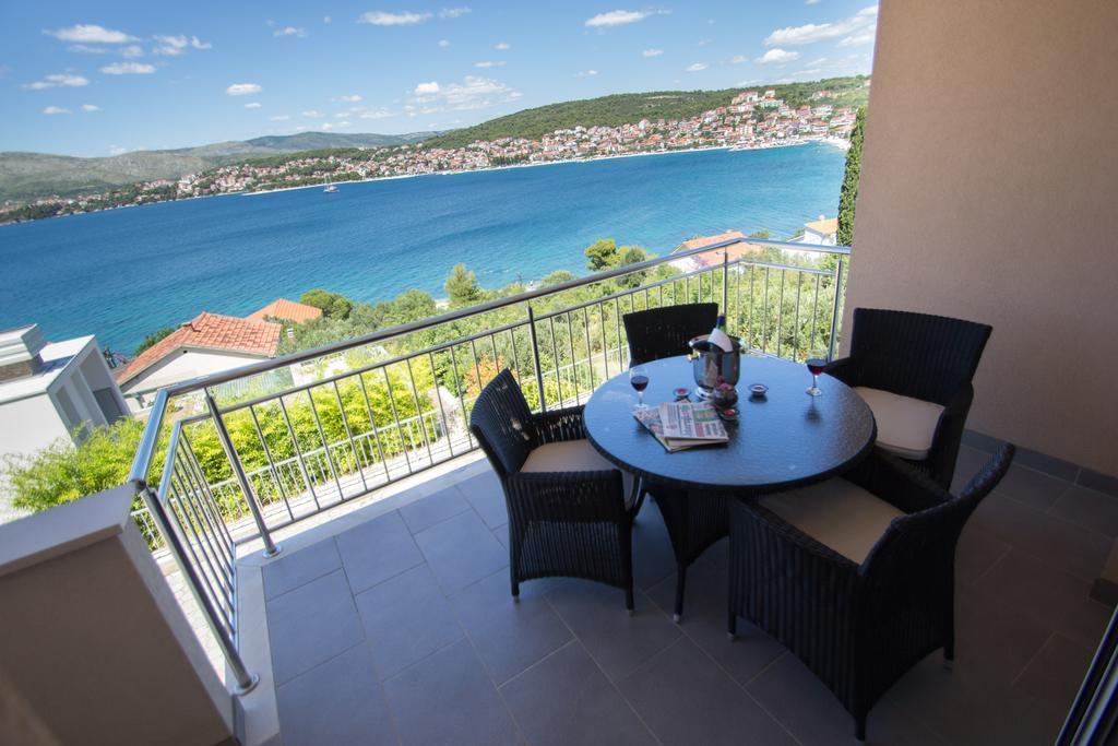 Apartments Kelic Трогир Стая снимка