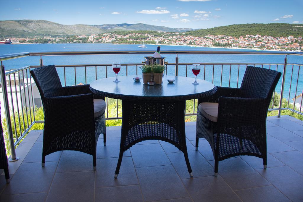 Apartments Kelic Трогир Стая снимка