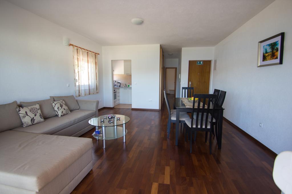 Apartments Kelic Трогир Стая снимка