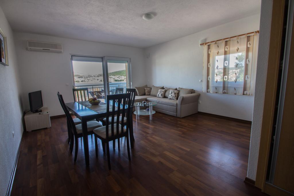 Apartments Kelic Трогир Стая снимка