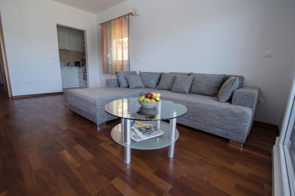 Apartments Kelic Трогир Стая снимка